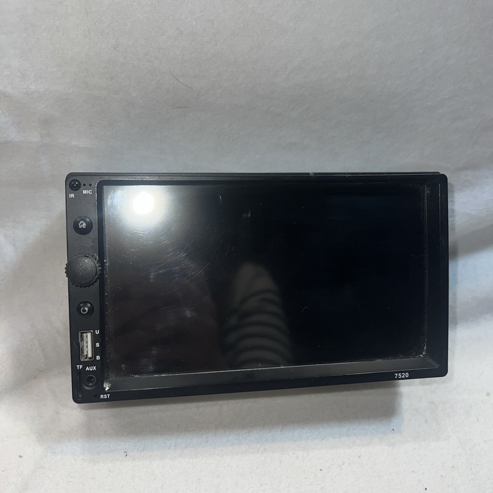 7520 double-DIN car media player USB AUX